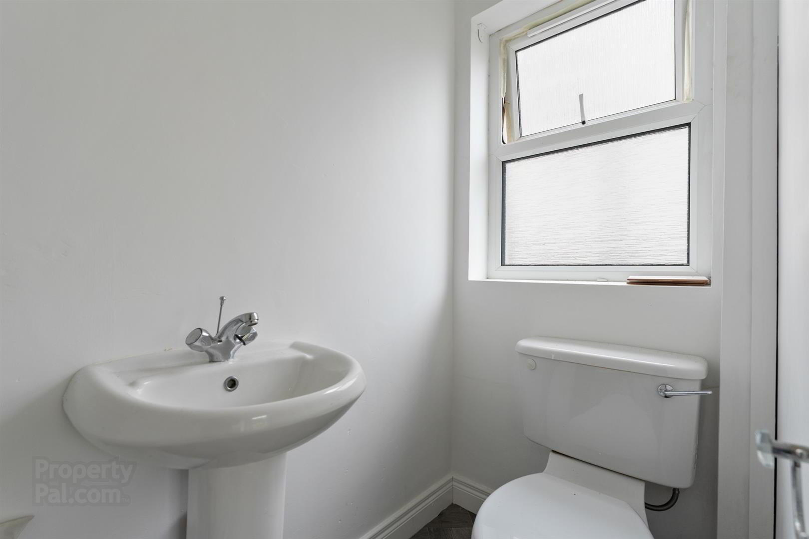 4 Castle Meadow Road 12 of 22