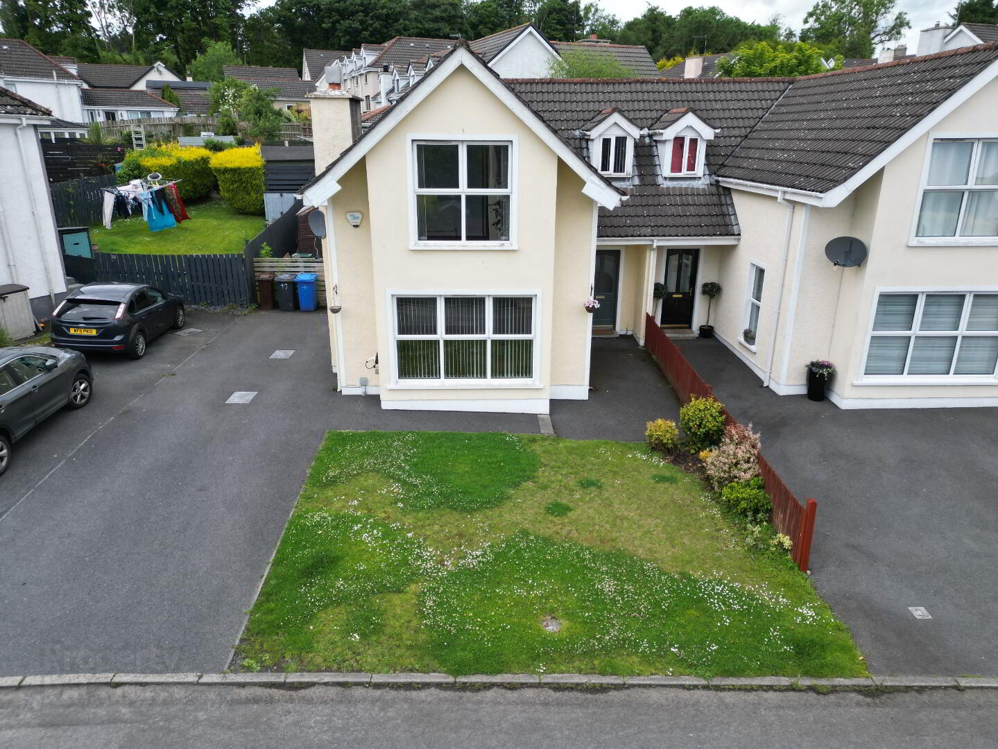 15 Bellfield 2 of 19