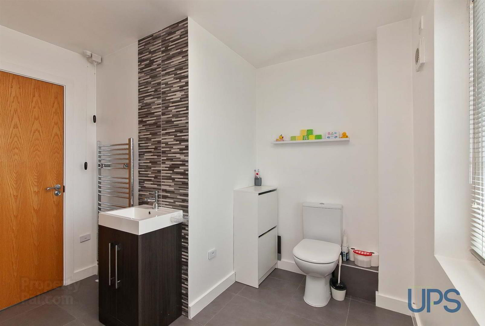 38 Lagmore View Road 24 of 32