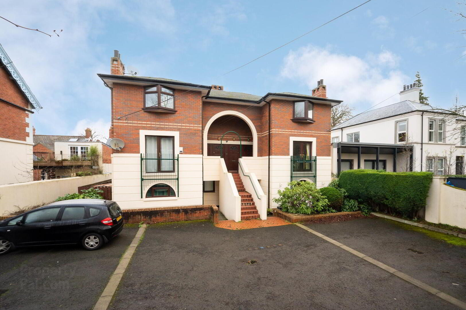 Apt 6, 82a South Parade 1 of 9