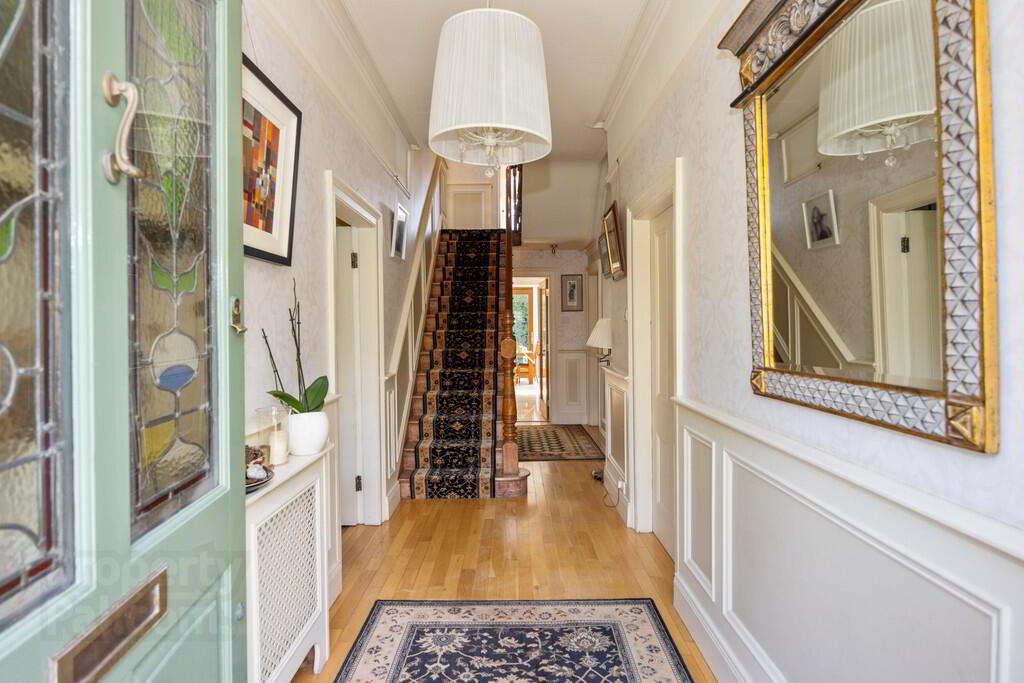 14 Cranmore Gardens 5 of 44
