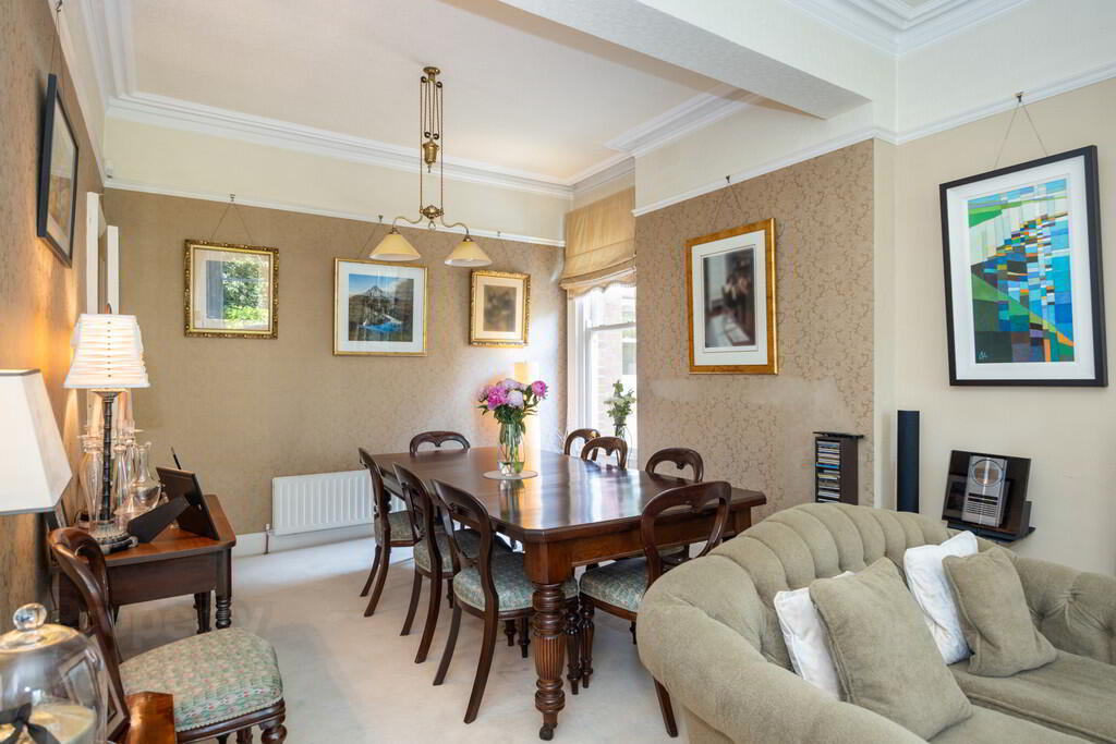 14 Cranmore Gardens 9 of 44