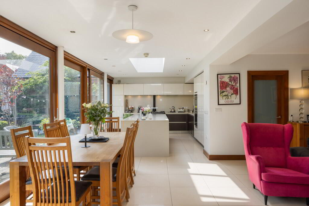 14 Cranmore Gardens 17 of 44