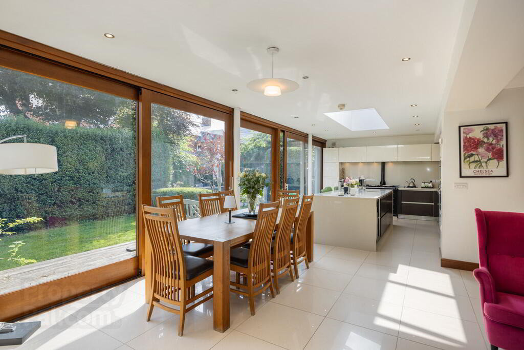 14 Cranmore Gardens 18 of 44