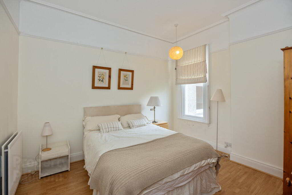 14 Cranmore Gardens 26 of 44