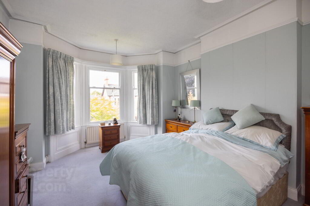 14 Cranmore Gardens 25 of 44