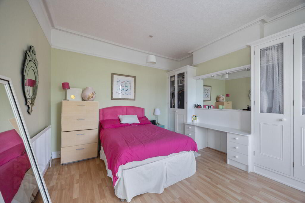 14 Cranmore Gardens 28 of 44