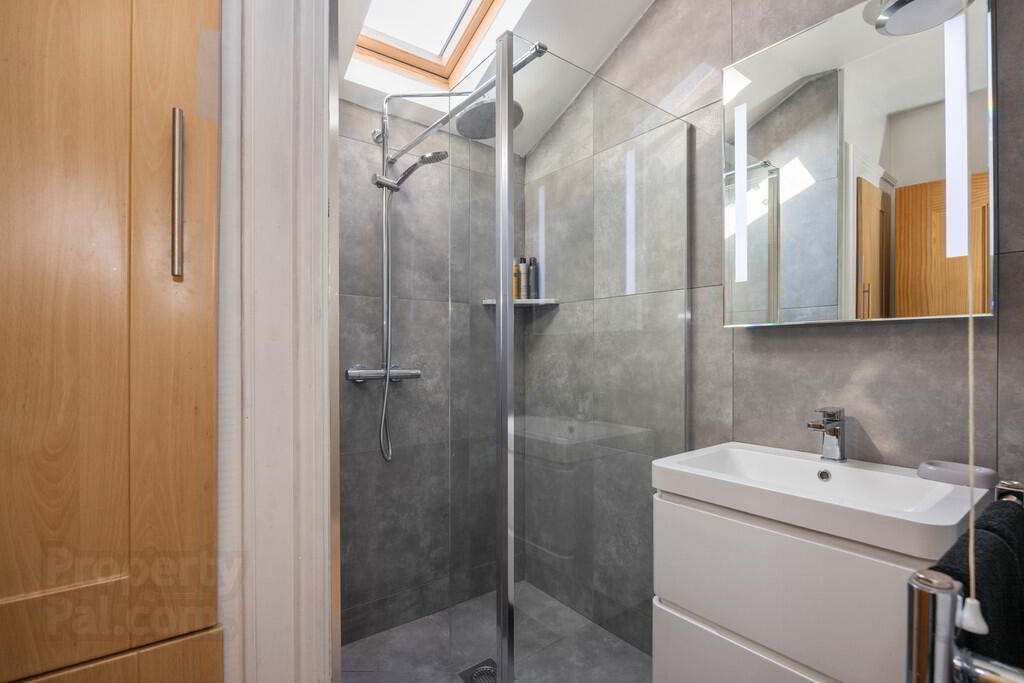 14 Cranmore Gardens 33 of 44