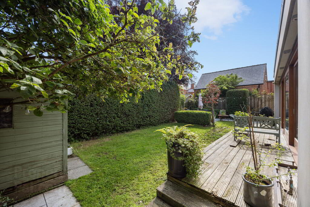 14 Cranmore Gardens 37 of 44