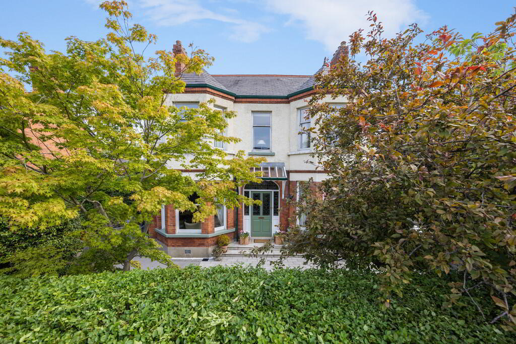 14 Cranmore Gardens 44 of 44