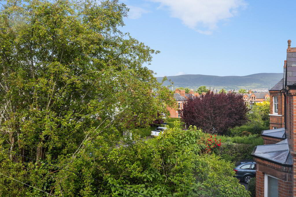 14 Cranmore Gardens 41 of 44