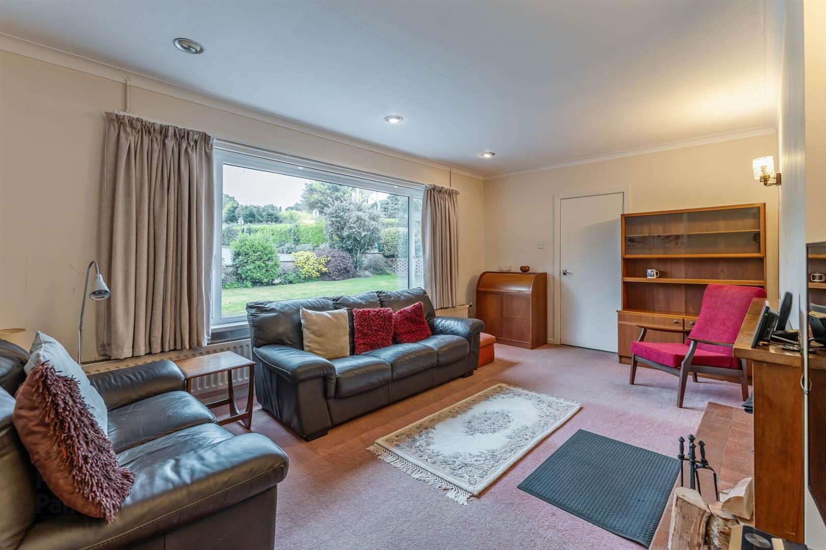 47 Croft Road 4 of 13