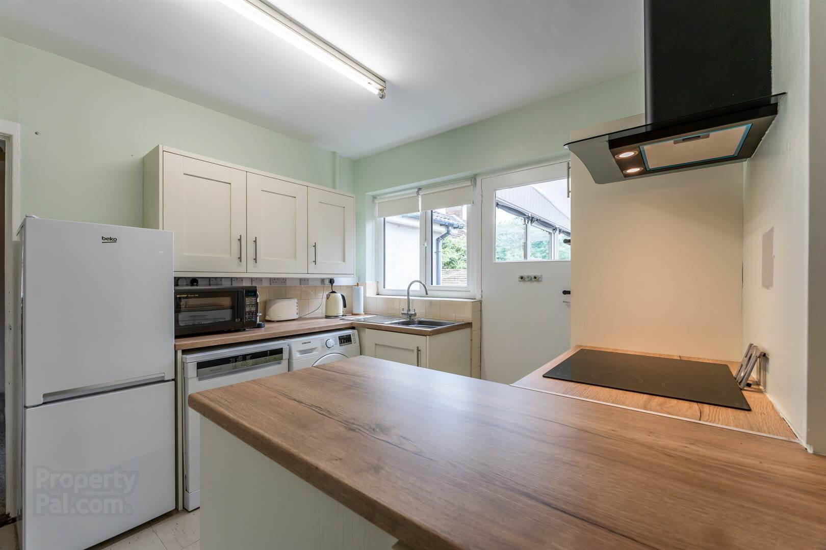 47 Croft Road 6 of 13