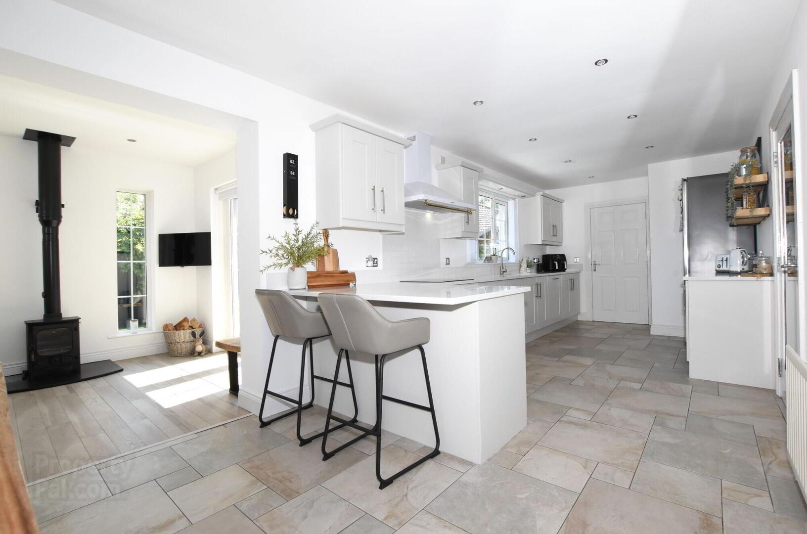 4 Laurelvale Grove 6 of 38