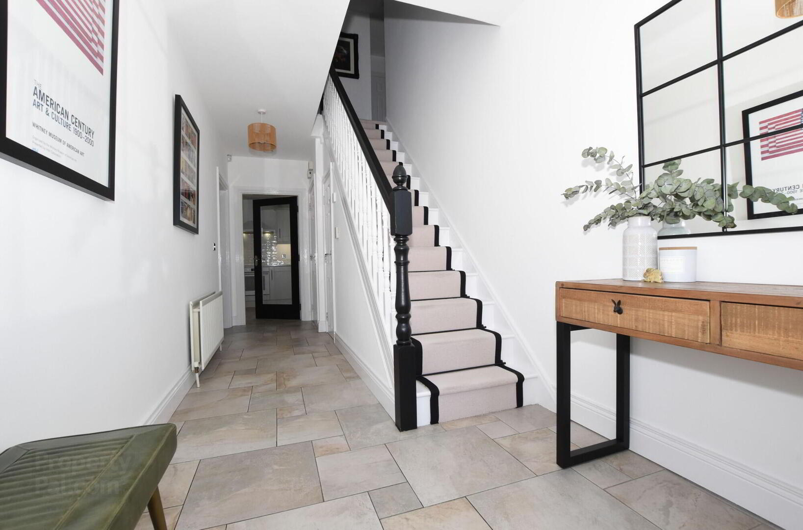 4 Laurelvale Grove 16 of 38