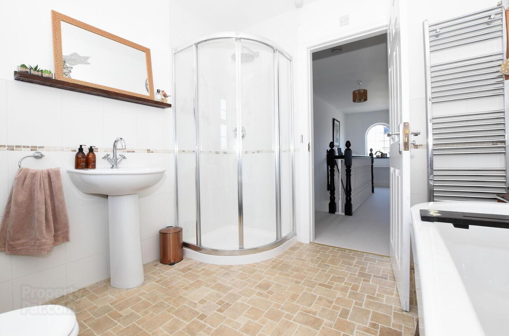 4 Laurelvale Grove 30 of 38