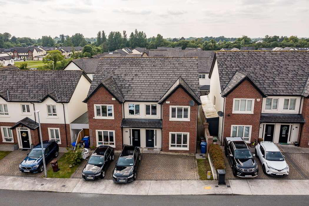 16 Cois Glaisin Rise 2 of 21