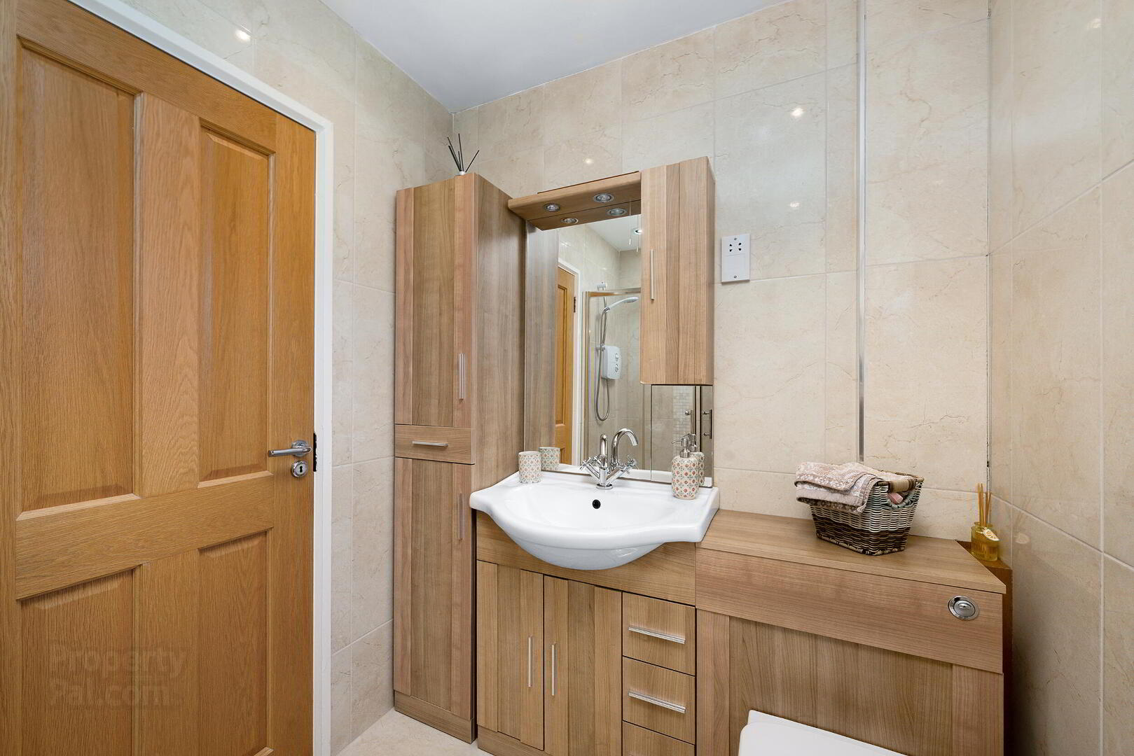 4 Laburnum Walk 16 of 32