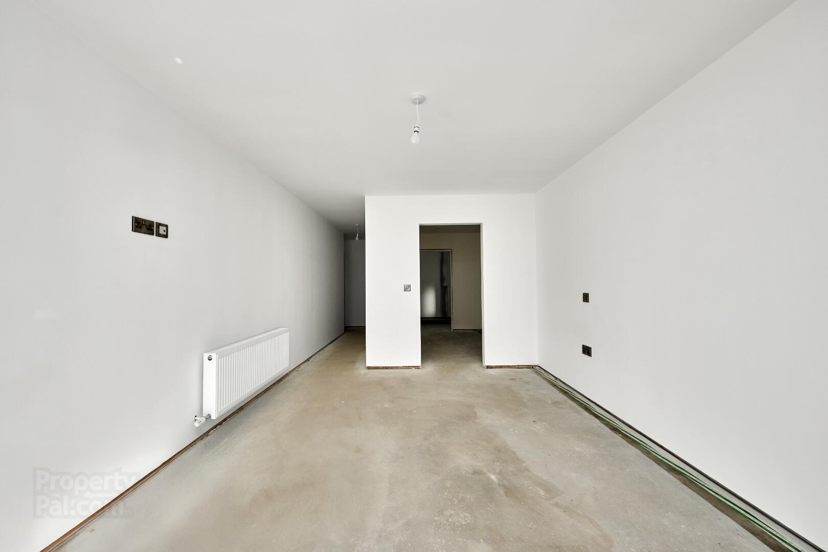 Queenora Avenue 8 of 27