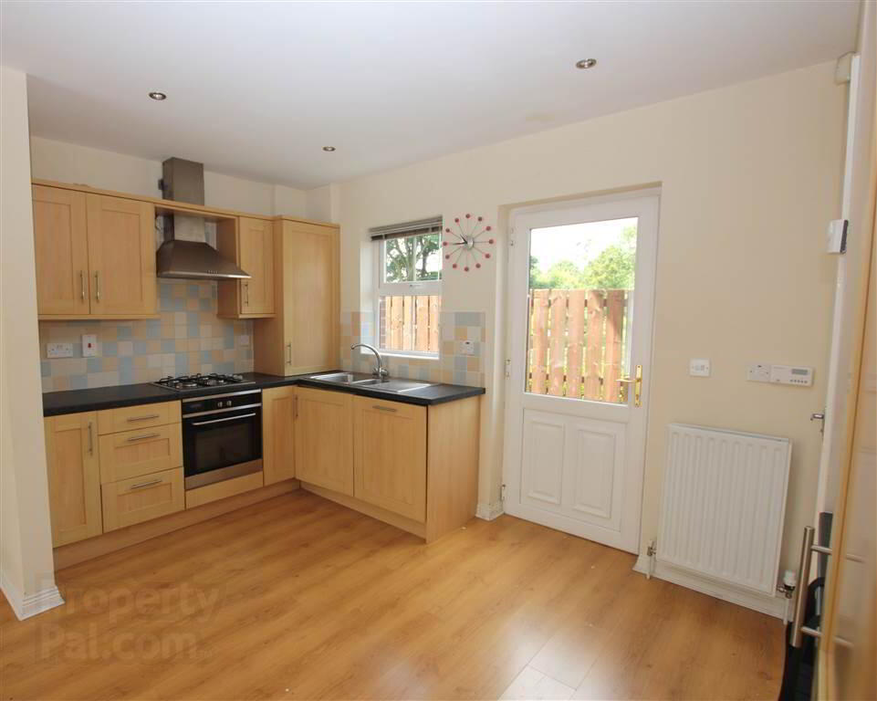 4 Warren Garden Mews 3 of 6