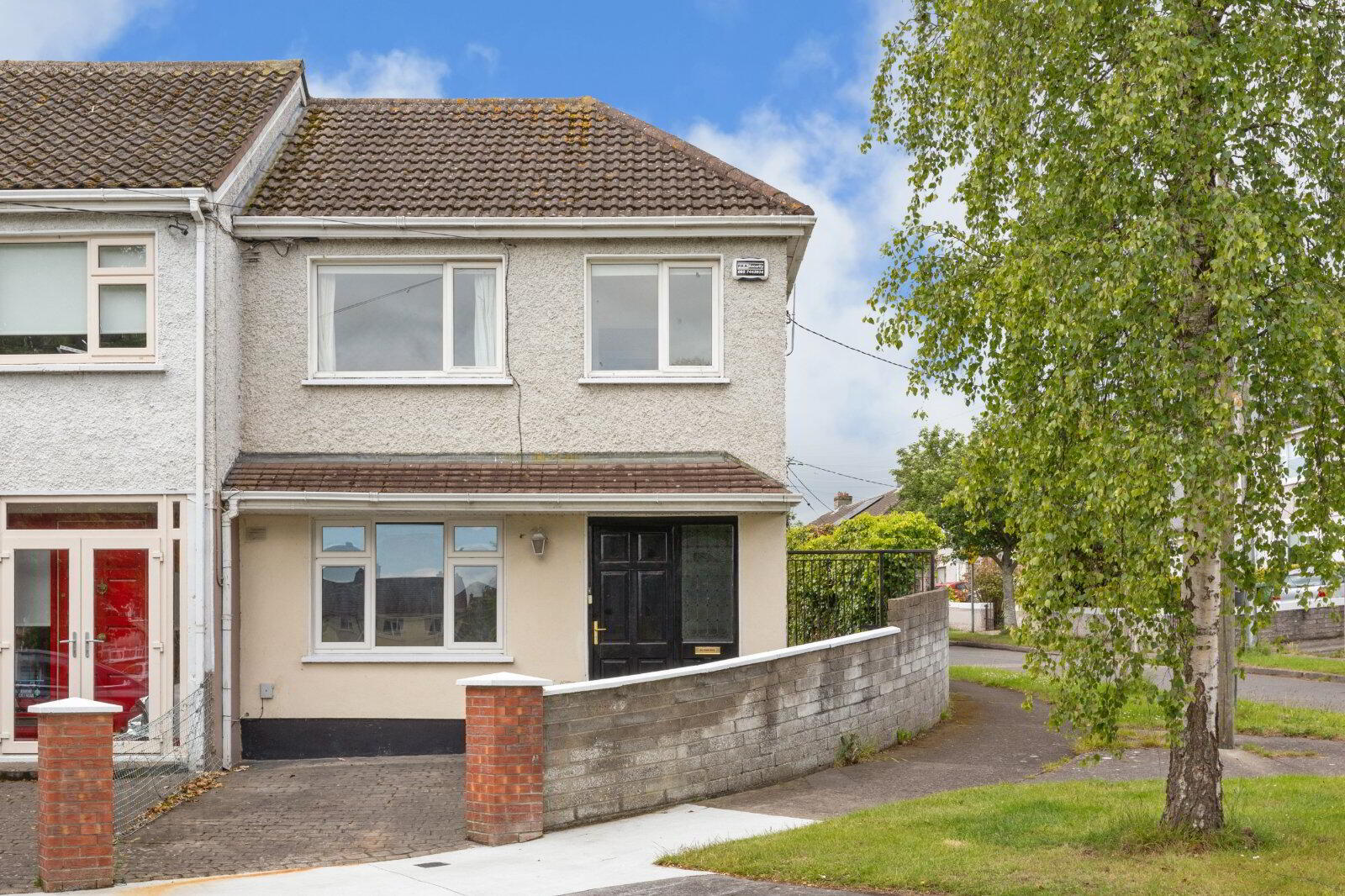 10a Moatfield Road 1 of 10