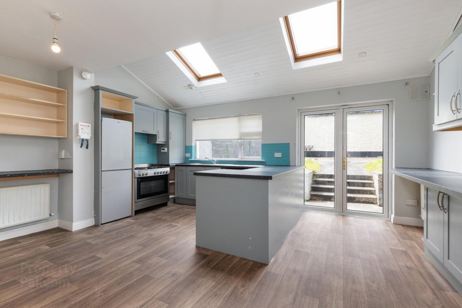 10a Moatfield Road 4 of 10