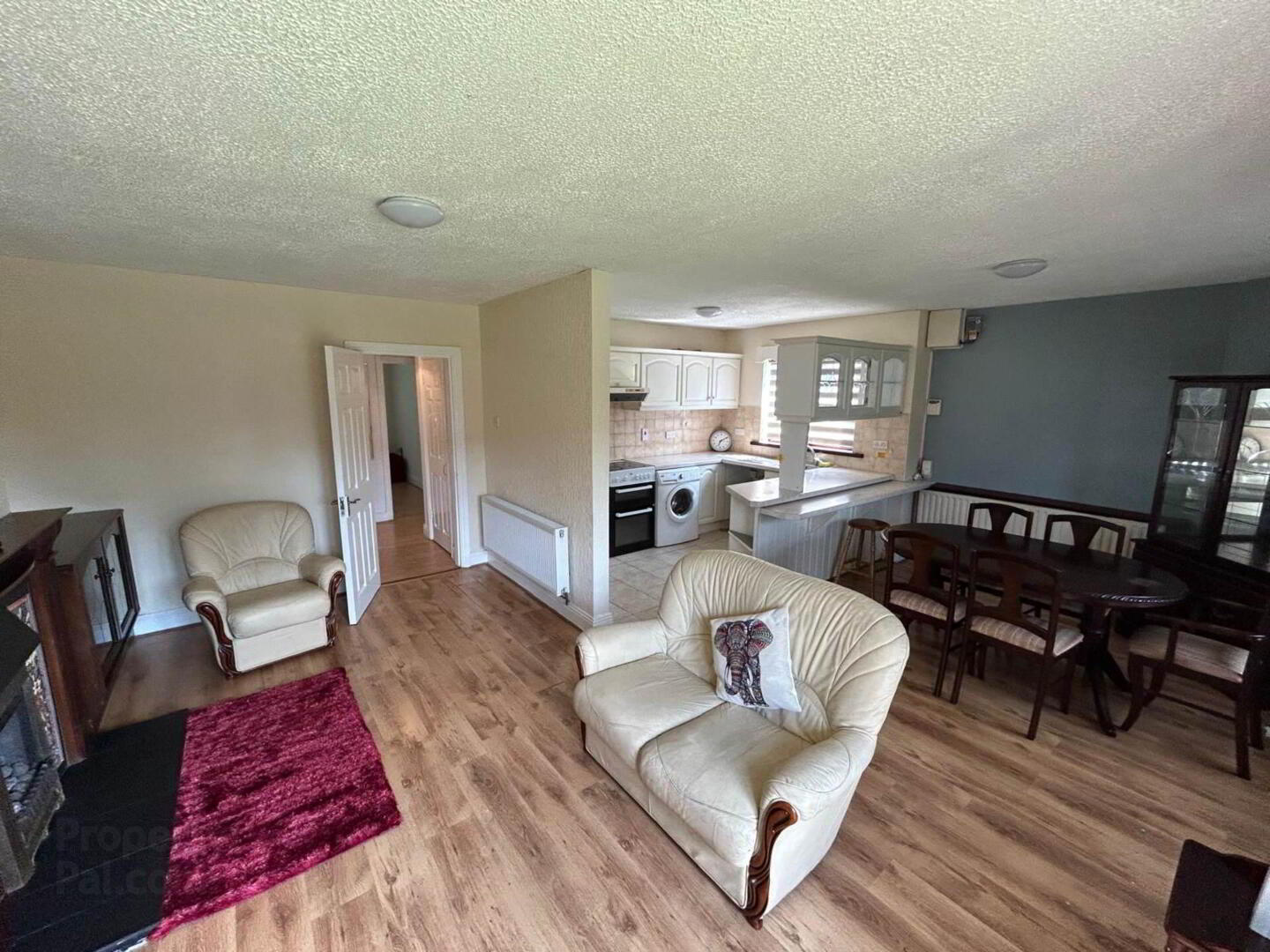 Apartment 1 Huntsfield 4 of 8