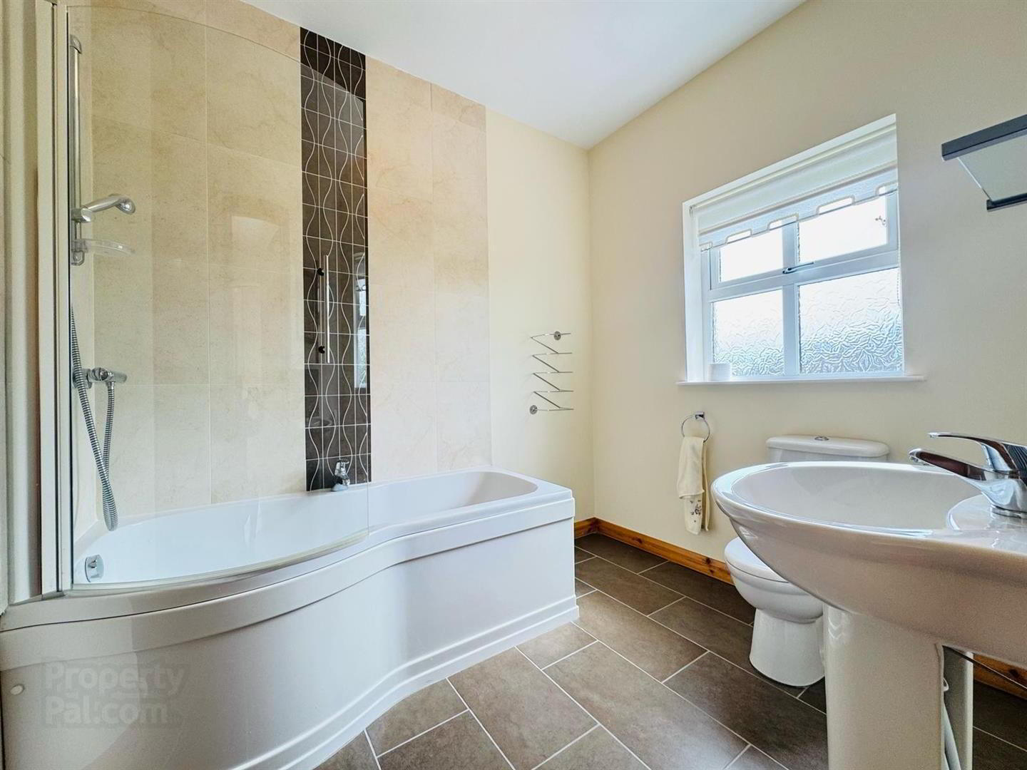 19 Fernridge Drive 11 of 18