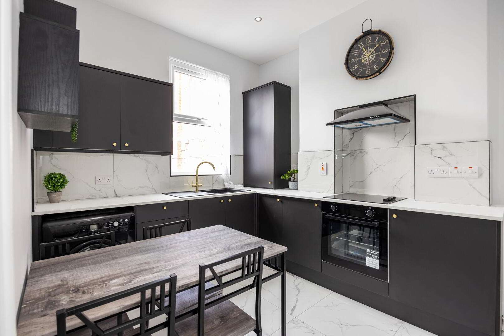 Unit 2, 47 Castlereagh Street 7 of 20