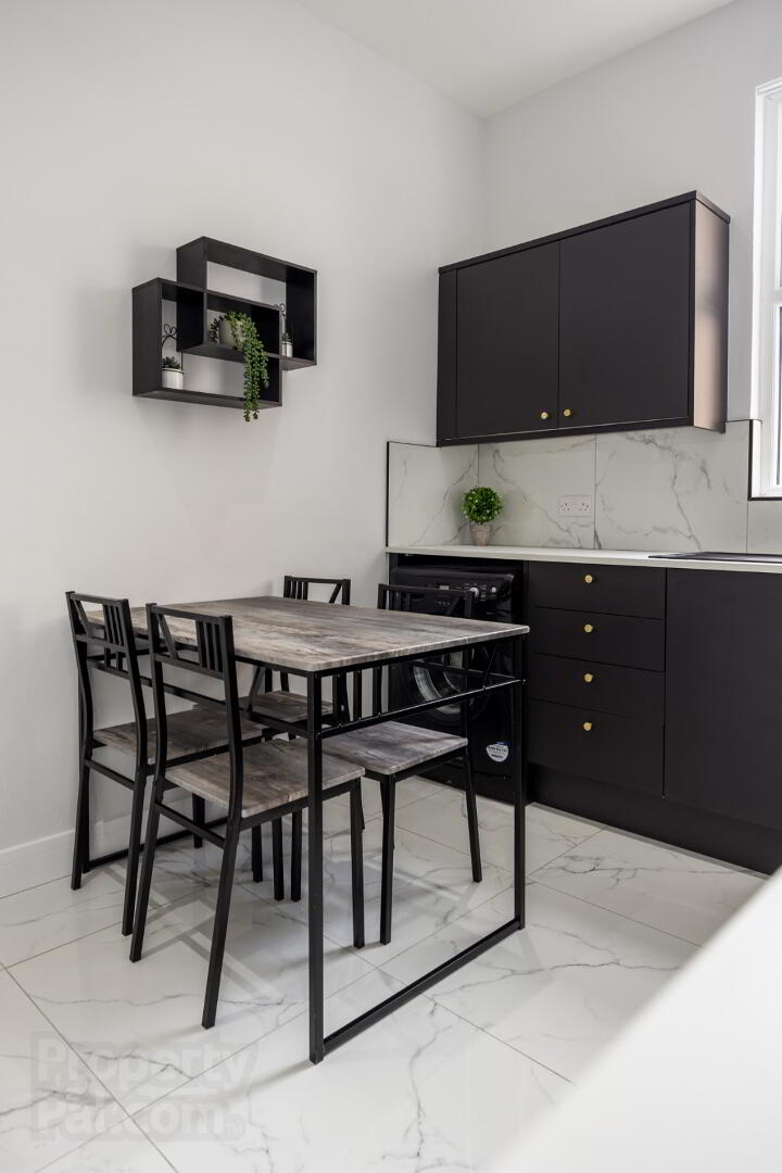 Unit 2, 47 Castlereagh Street 9 of 20