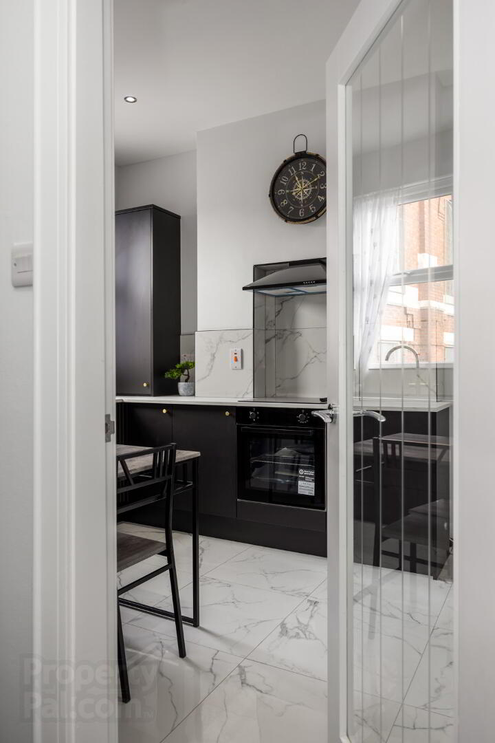 Unit 2, 47 Castlereagh Street 6 of 20