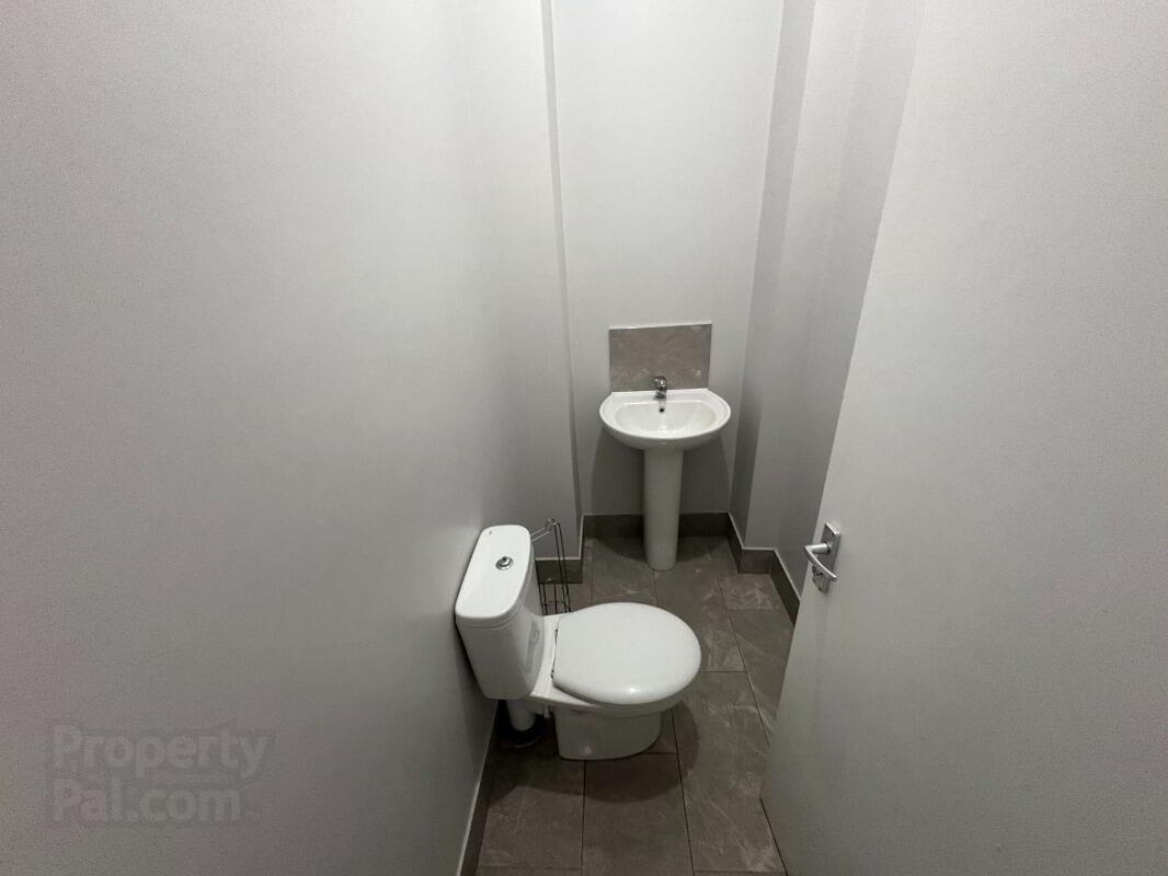 Apt 2, 96 Malone Avenue 9 of 9