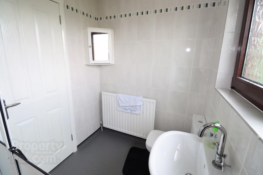 38 Glebecoole Avenue 21 of 27