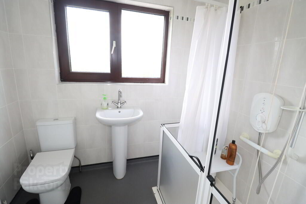 38 Glebecoole Avenue 19 of 27