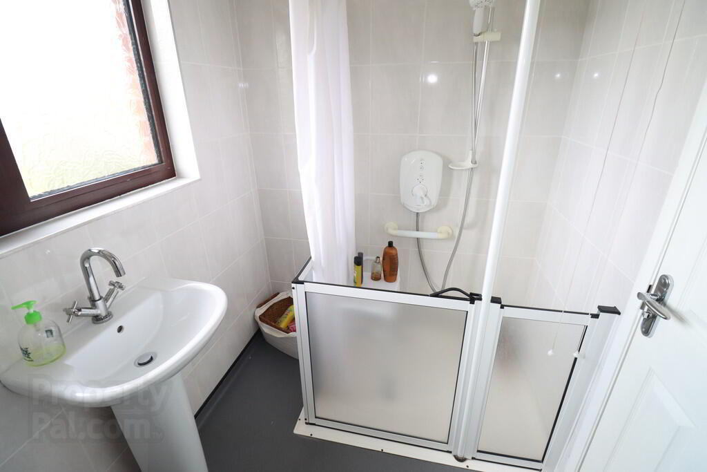 38 Glebecoole Avenue 20 of 27