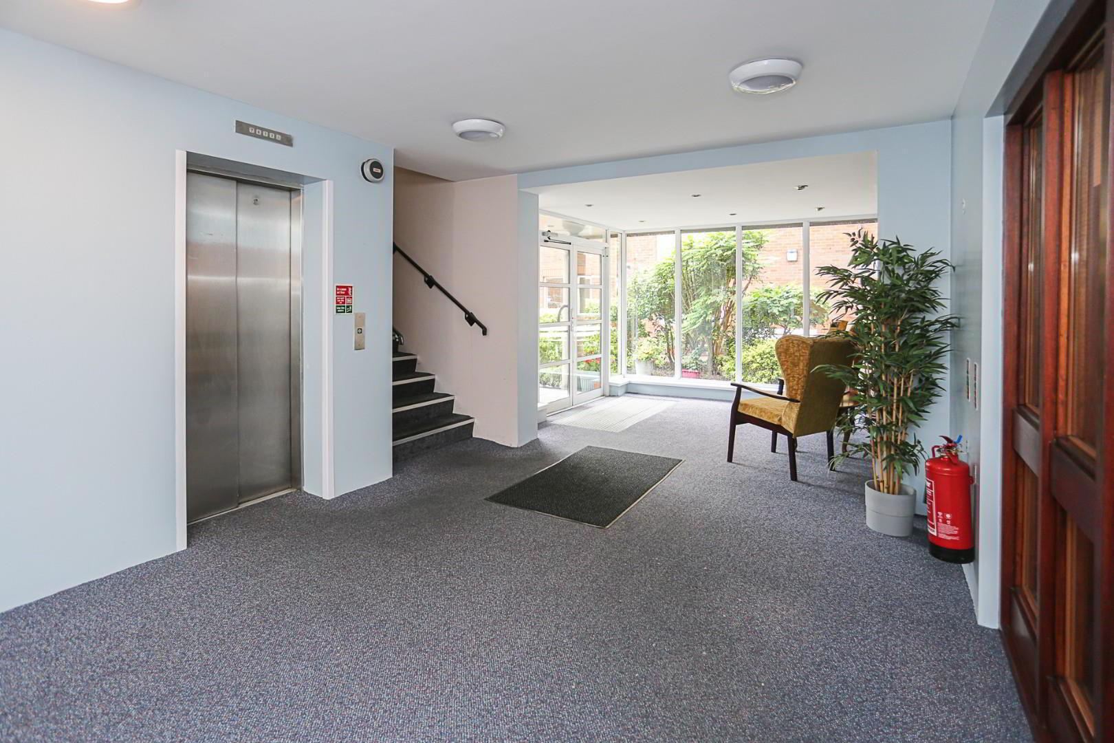 2 Lyndhurst Court 5 of 13