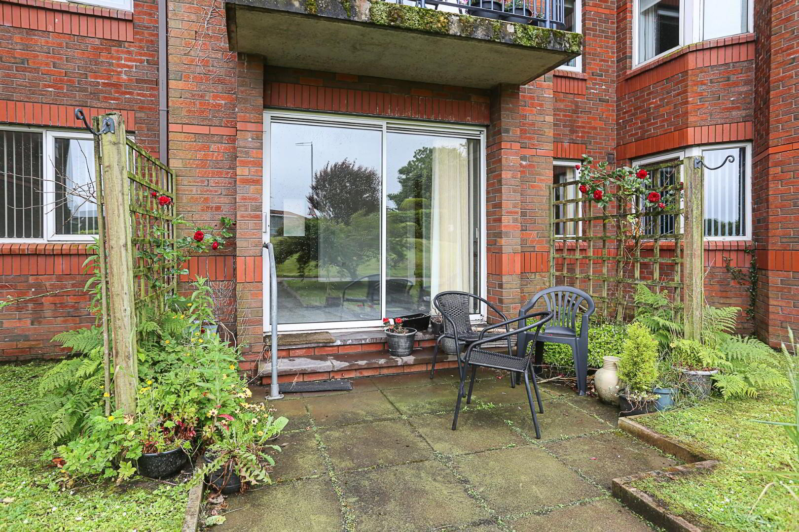 2 Lyndhurst Court 6 of 13