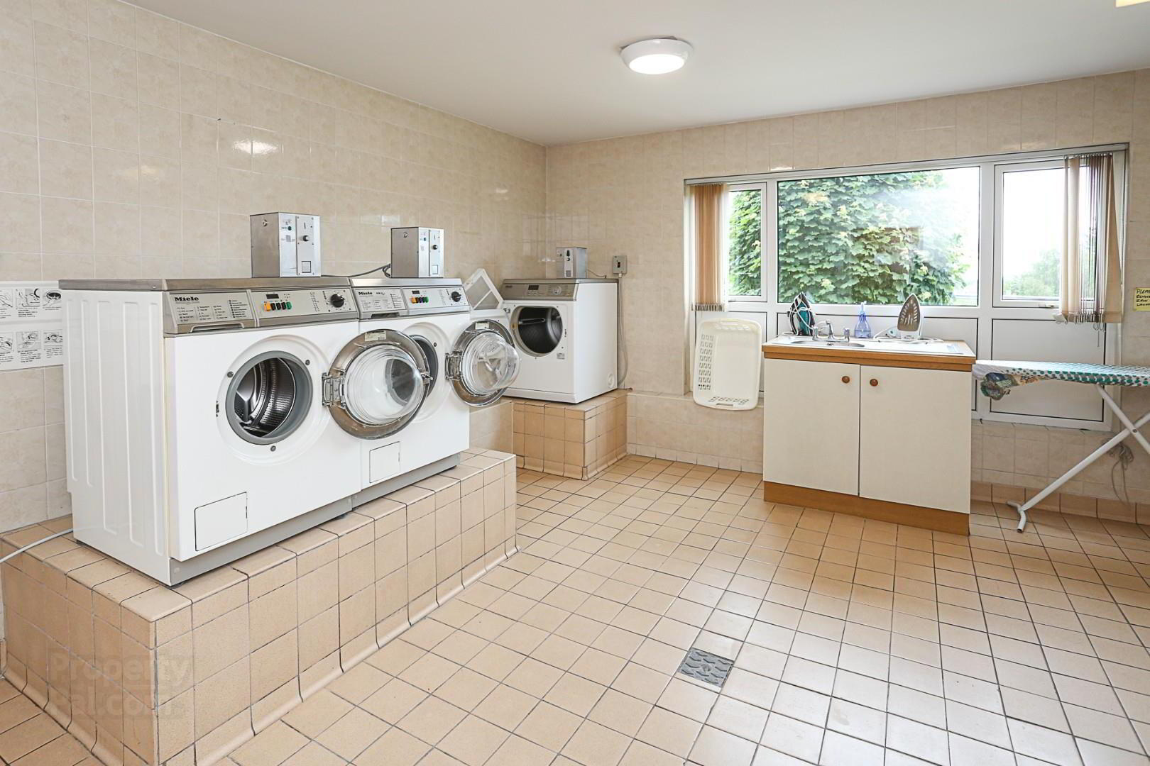 2 Lyndhurst Court 7 of 13