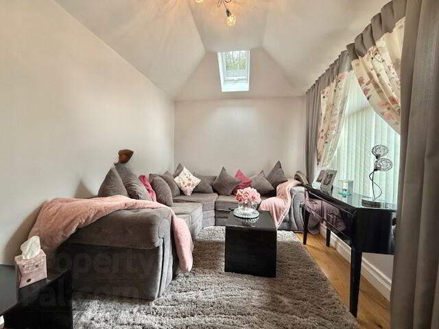 135 Woodbrook 8 of 14