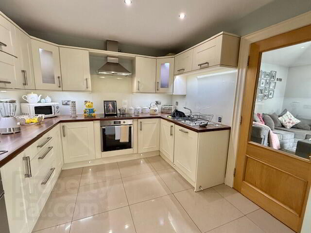 135 Woodbrook 6 of 14