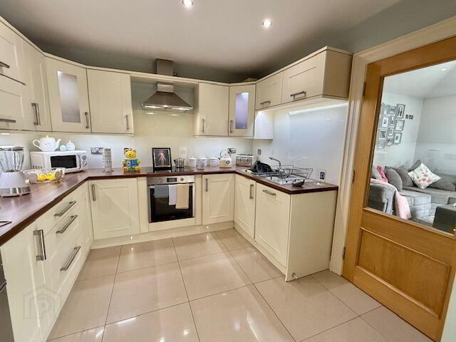 135 Woodbrook 4 of 15