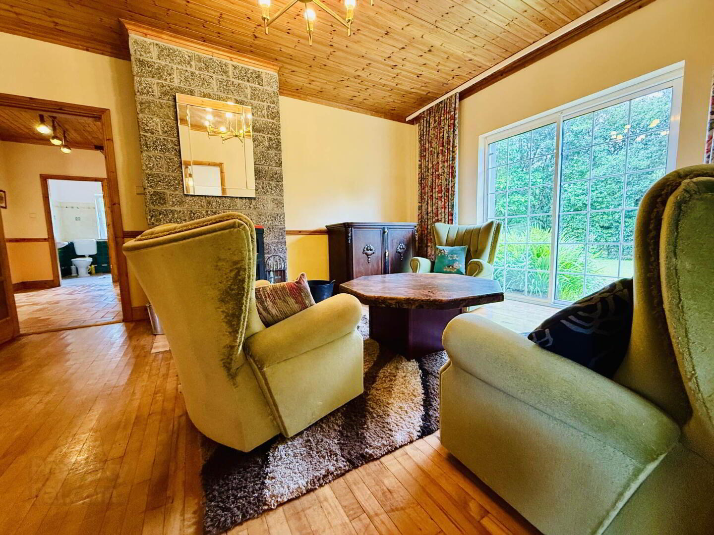 Hillview Lodge 14 of 25