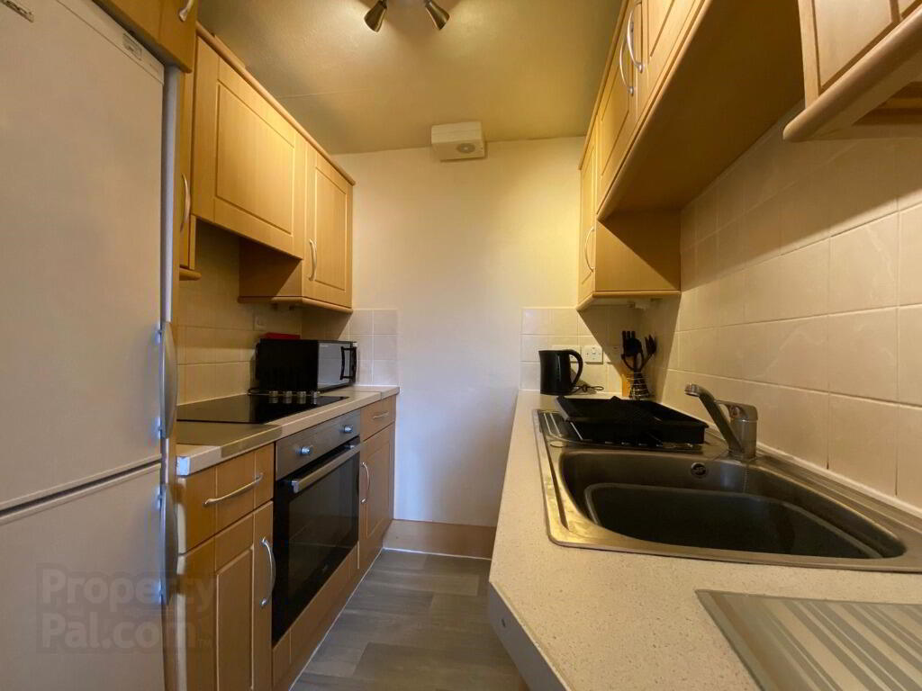 105 St Leonards Street 6 of 12