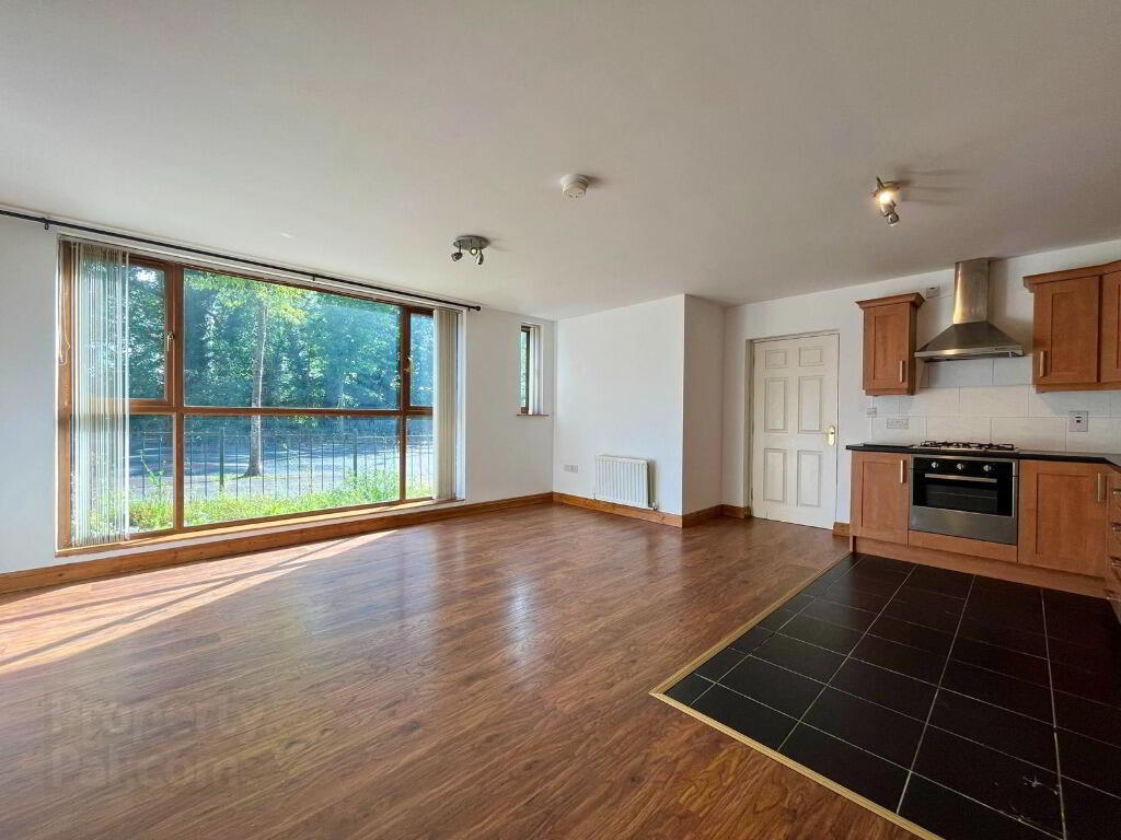 Apt 8, Forthriver Road 3 of 7