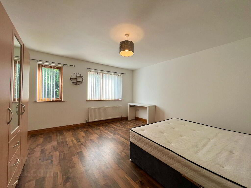 Apt 8, Forthriver Road 6 of 7