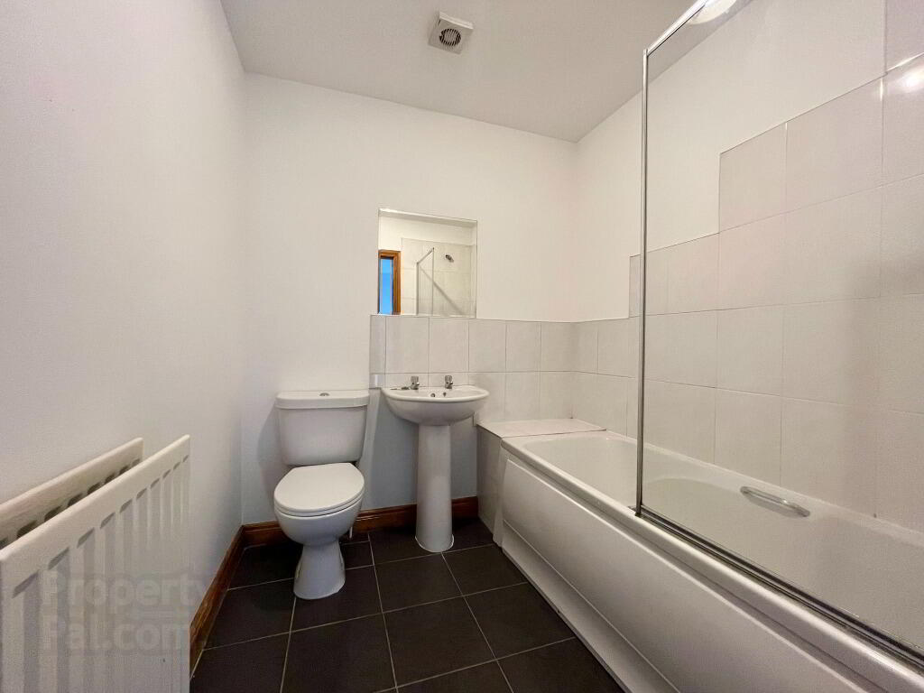 Apt 8, Forthriver Road 7 of 7