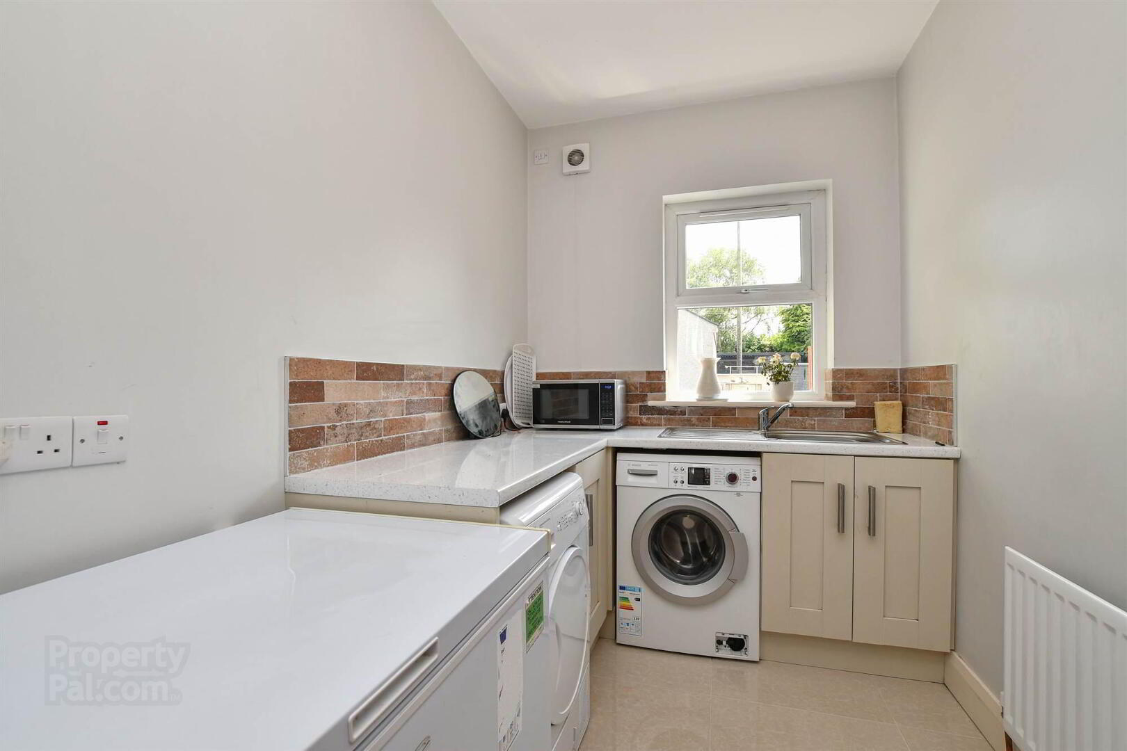 63 Strangford Road 18 of 51