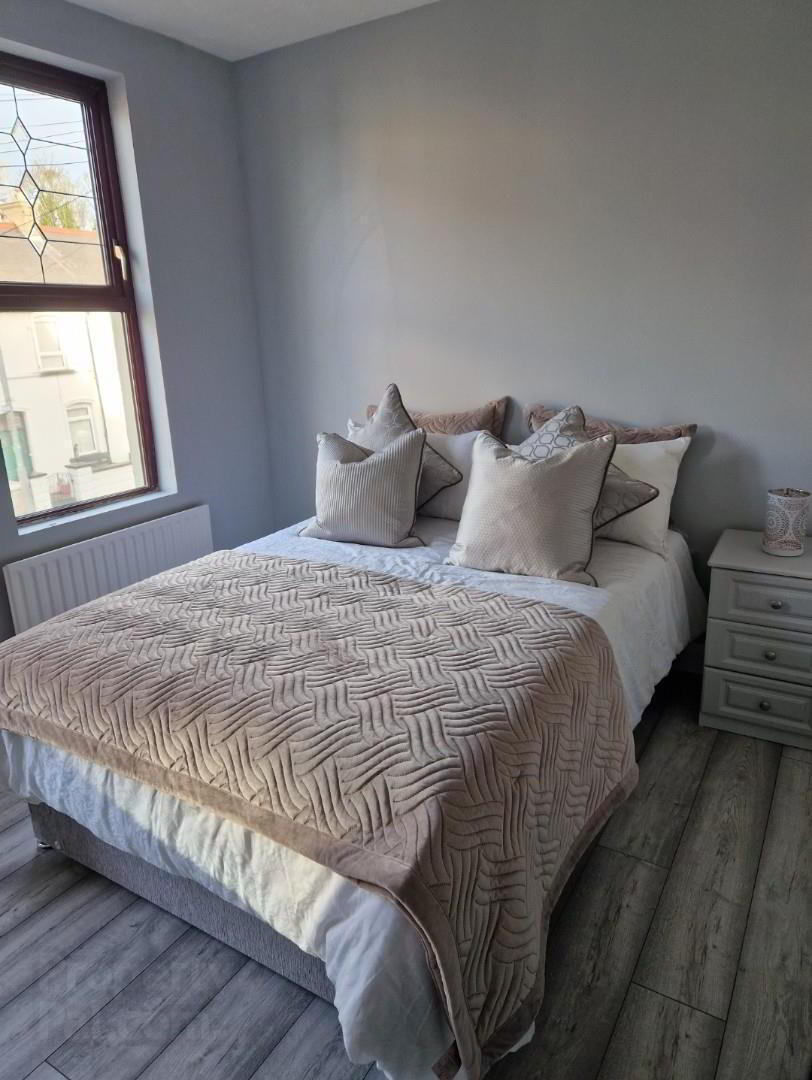 Rm 1,2,3, 13 Belfast Road 1 of 9