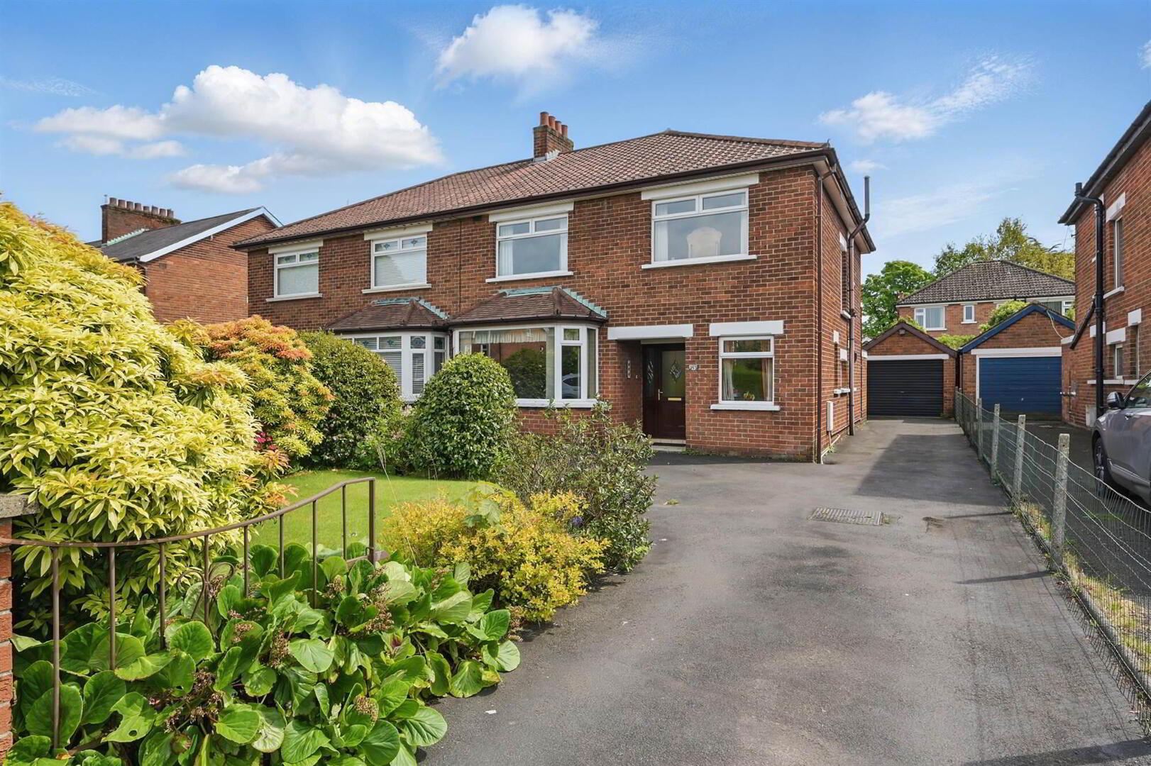 253 Holywood Road 1 of 19