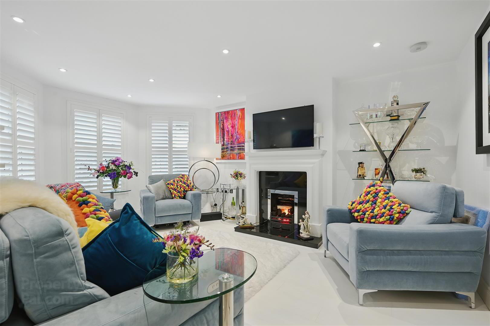 16a Myrtlefield Park 4 of 24